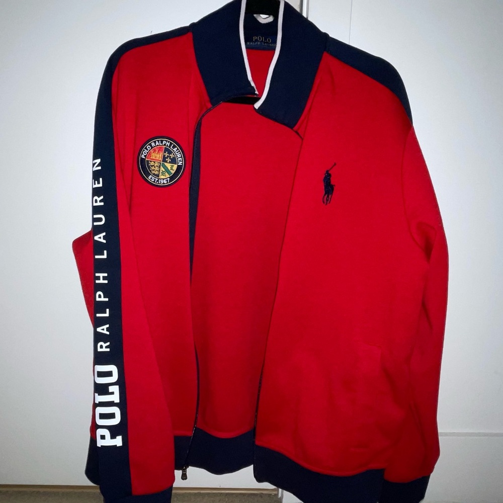 Polo Ralph Lauren zip up track jacket in very good condition! No rips or stains.